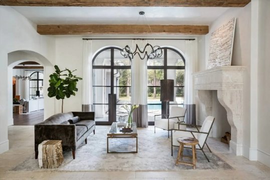 Lüks İç Mekanlarda Zamansız Tasarım Neden Trendlerin Önünde Yer Alır?